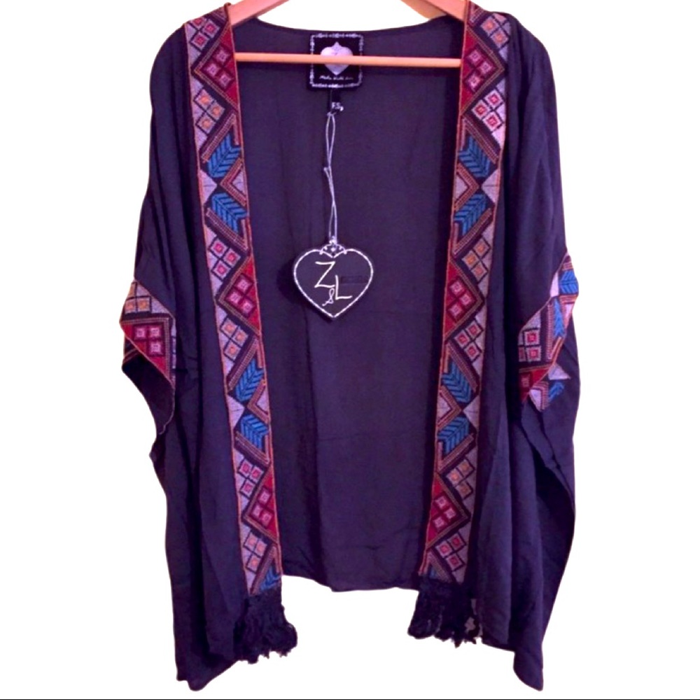 🆕NWT: Z&L EUROPE EMBROIDERED KIMONO